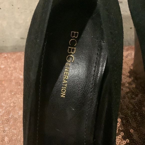 BCBGeneration Black Suede Round Toe Wedge Pumps; Gold Medallion on Toe - Size 7 - Picture 4 of 7
